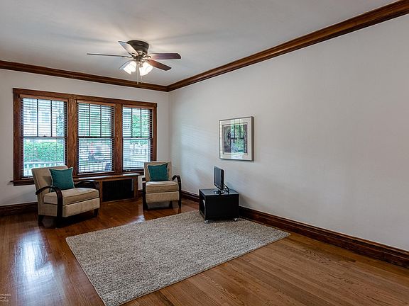 2nd image of 5056 W Winnemac Ave #2