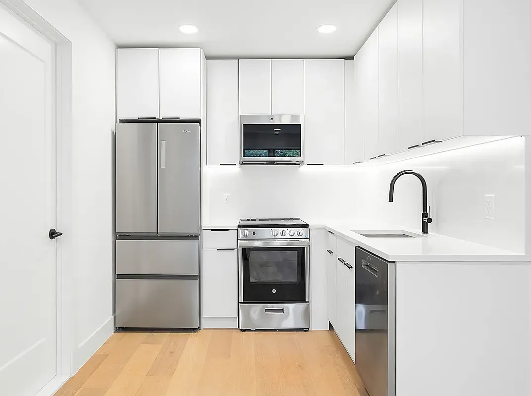 42 Pilling Street — Photo 2
