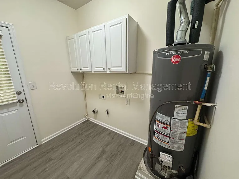 1007 Whittington Way — Photo 15