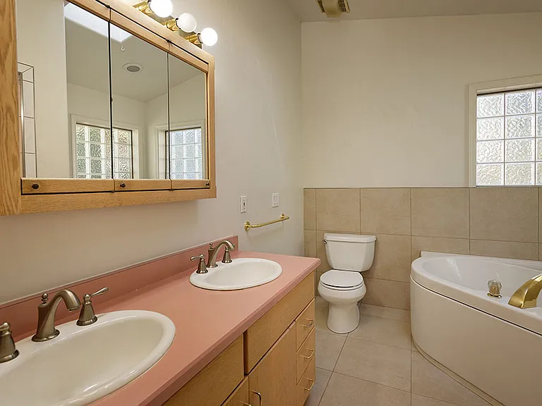 311 Midland Ave — Photo 7