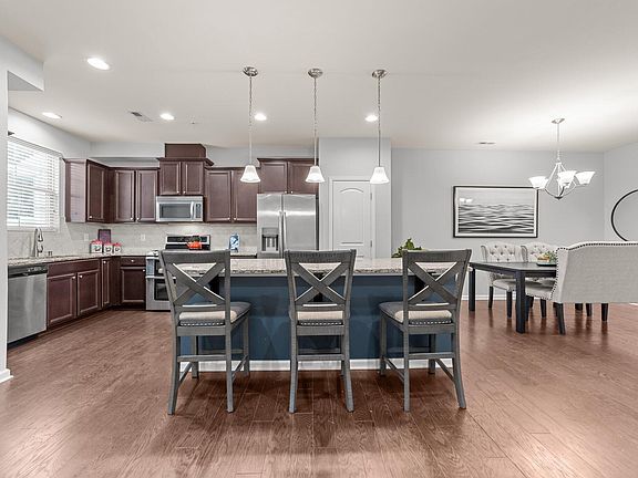 2nd image of 10009 Lynnberry Pl