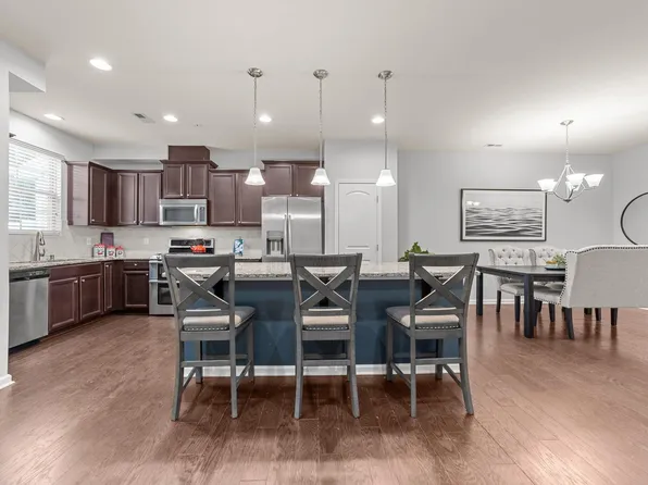 10009 Lynnberry Pl, Raleigh, NC 27617