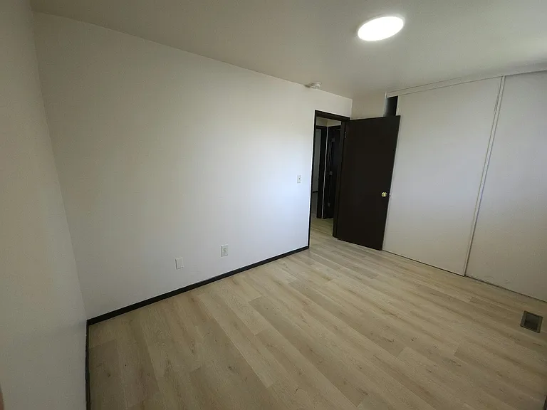2550 Lee St SE — Photo 9