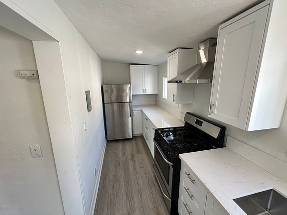 3rd image of 4225 Central Ave #1