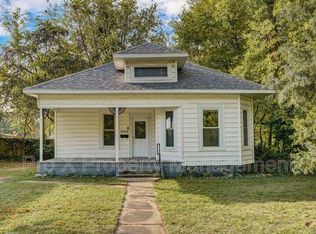 1022 W Calhoun St, Springfield, MO 65802