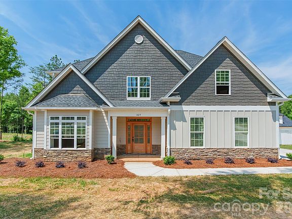 3rd image of 227 Heartland Dr