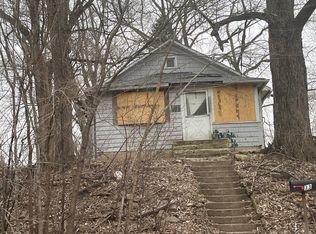 33 NE Circle Dr, Joliet, IL 60433