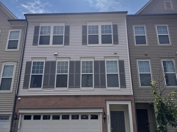 8211 Handsome Joe Ln, Manassas, VA 20111