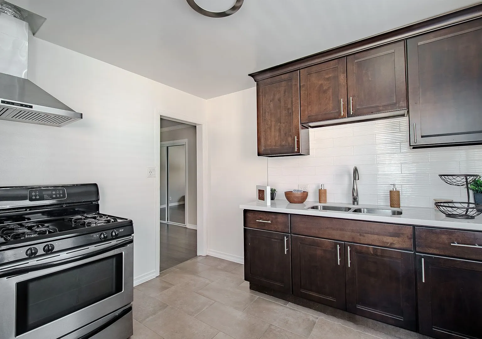 32 Esperanza Ave. — Photo 1