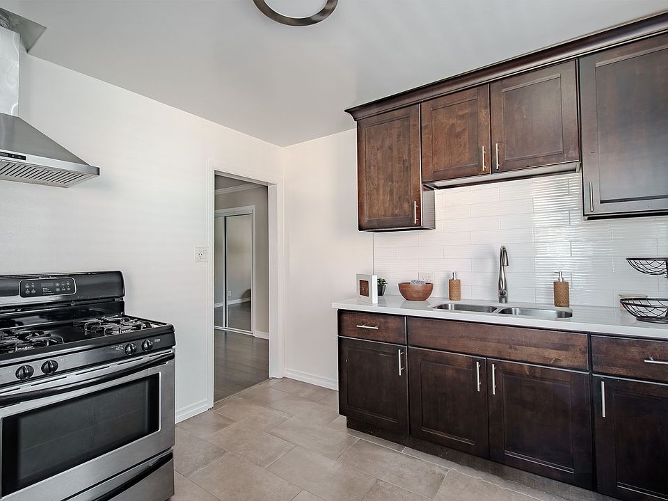 1st image of 32 Esperanza Ave APT 211