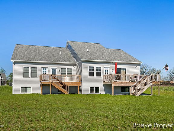 4th image of 222 Hazelnut Dr