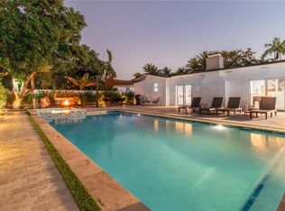 85 NE 164th St, Miami, FL 33162