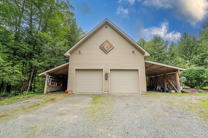 3rd image of 379 N Shore Road