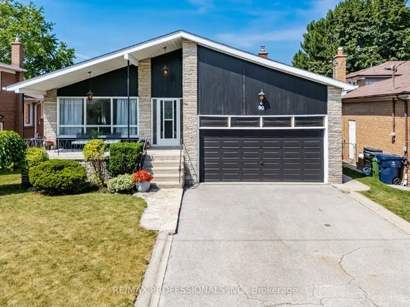 90 Peckham Ave, Toronto, ON M2R 2V5