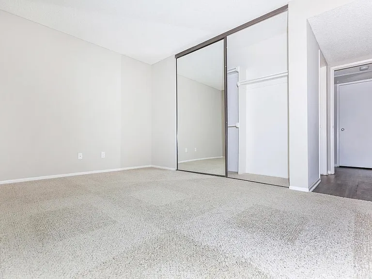 Emerald Court Apartment Homes — Photo 33