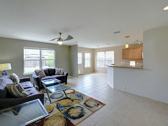 4th image of 216 King Elder Ln