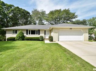 222 Whispering Oaks Dr, Metamora, IL