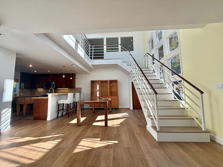 2832 Ingleside Dr — Photo 4