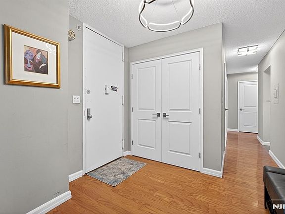 3rd image of 300 Winston Dr APT 1418