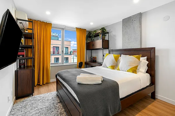 Rented by Compass | media 7