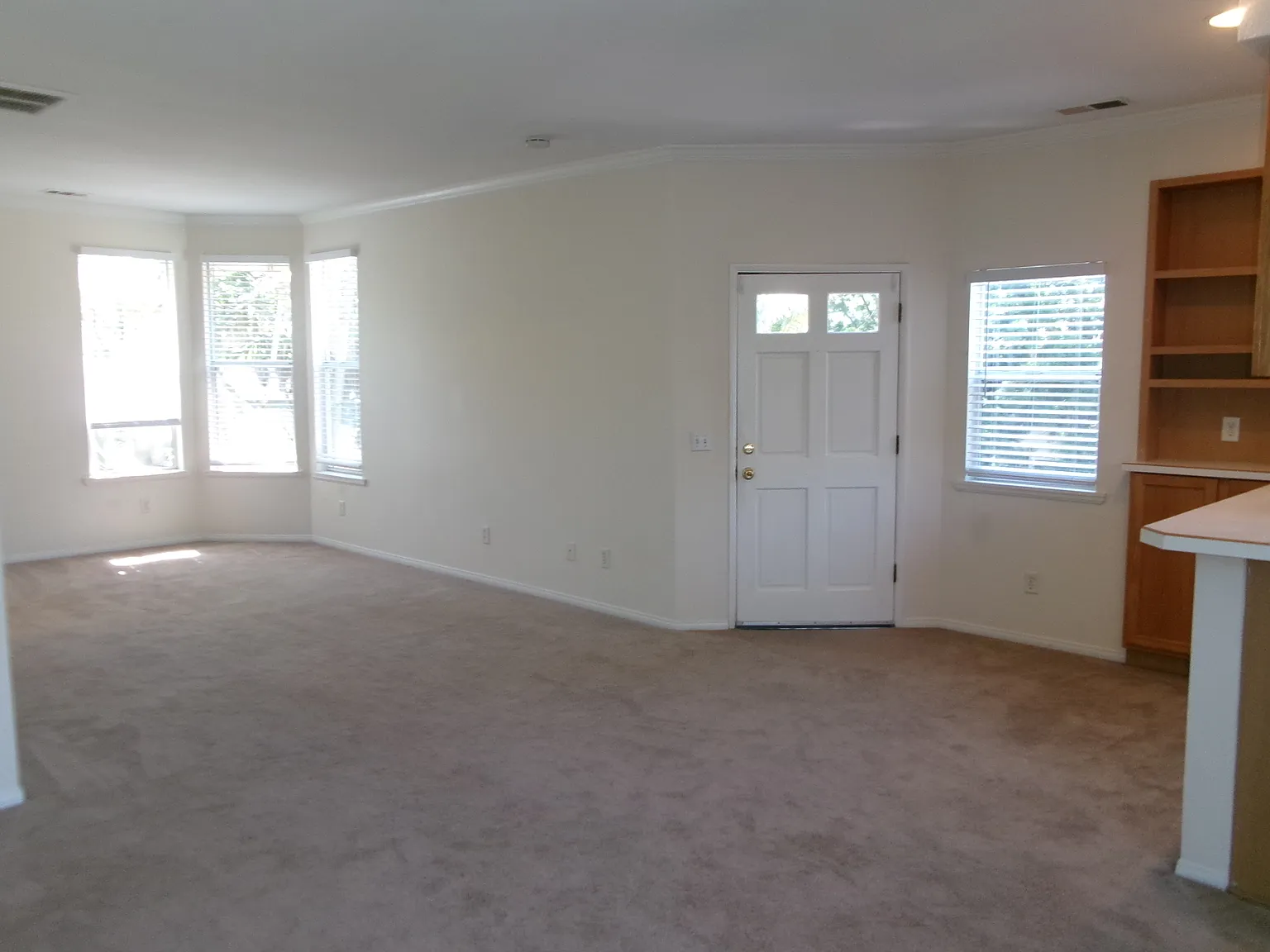 Studio, $2,150 — Photo 2