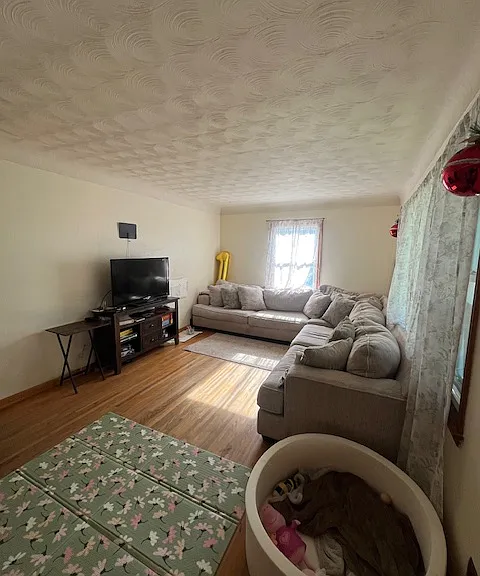 995 Van Buren Ave — Photo 9