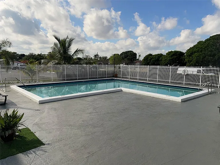 10300 Coral Way #B33 — Photo 9