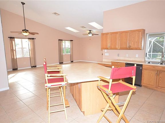 4th image of 321 SE Cork Rd