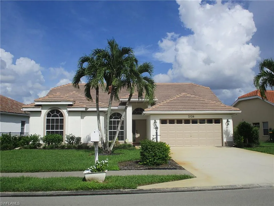 2126 E Crown Pointe Blvd