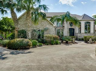 58 Lake Rd, Lake Jackson, TX 77566