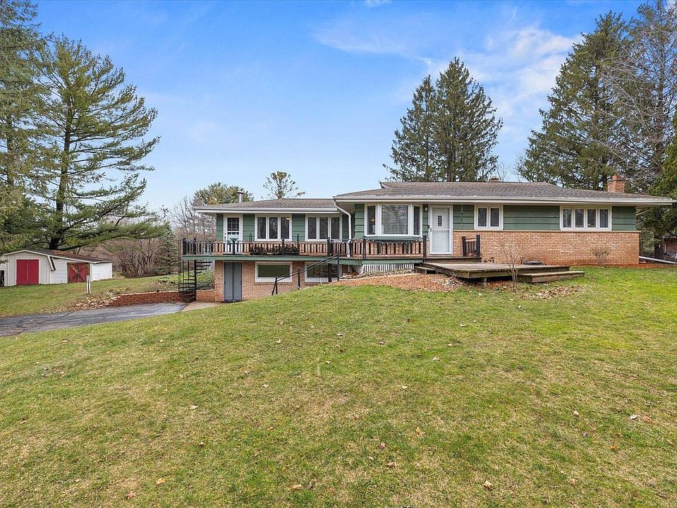 W224 Hillendale DRIVE, Oconomowoc, WI 53066 MLS 1869189 Zillow