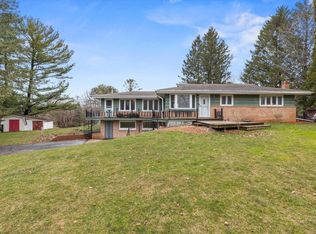W224 Hillendale Dr, Oconomowoc, WI 53066
