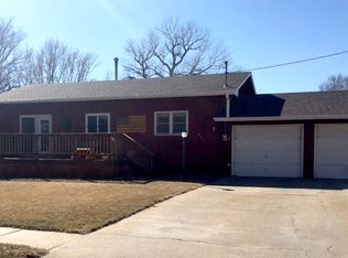 637 S 3rd Ave, Broken Bow, NE 68822