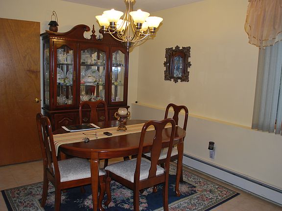 1-DINING AREA
