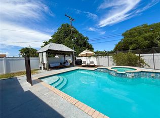 411 SW 10th Ter, Hallandale Beach, FL 33009