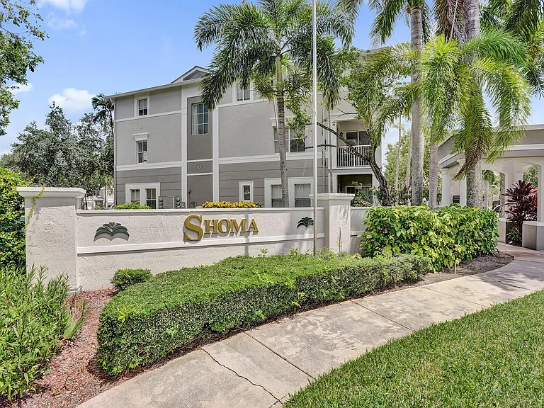 3911 Shoma Dr — Photo 43