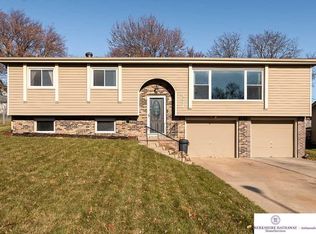 9692 Ames Ave, Omaha, NE 68134