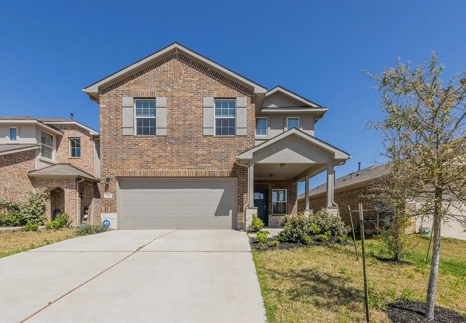 4 bed, 2.5 bath, 2485 sqft, $2,300 — Photo 1