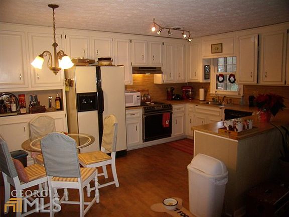 3rd image of 3050 Susan Ct