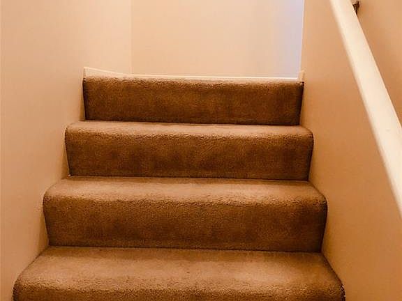 4th image of 15649 Stone Crossing Dr #1