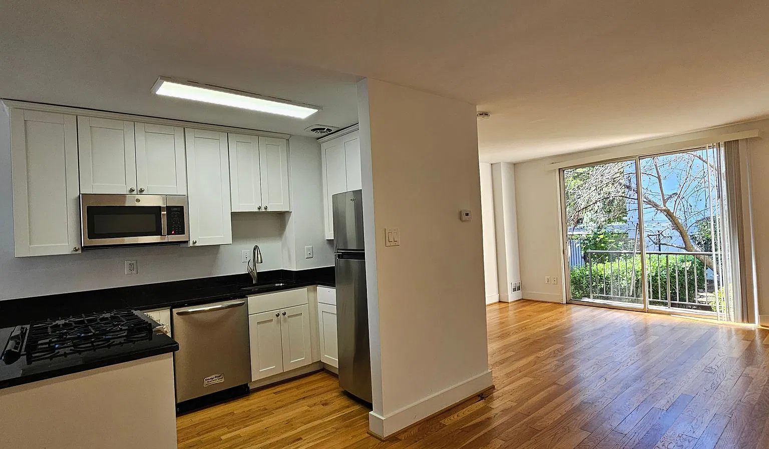 2BR, 2BA w/ Finished Basement - 3BR Potential, SW, DC near The Wharf — Photo 3