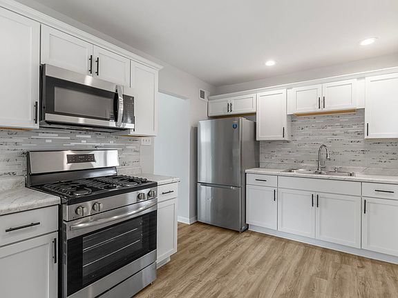 5th image of 15145 Honore Ave