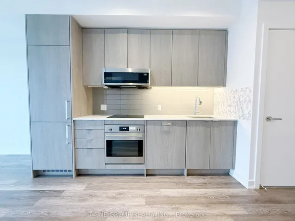 250 Lawrence Ave W, Toronto, ON