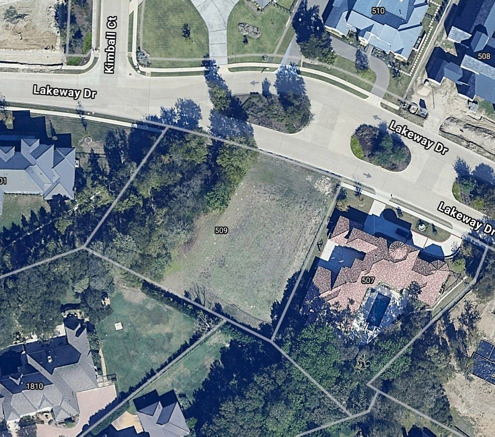 509 Lakeway Dr