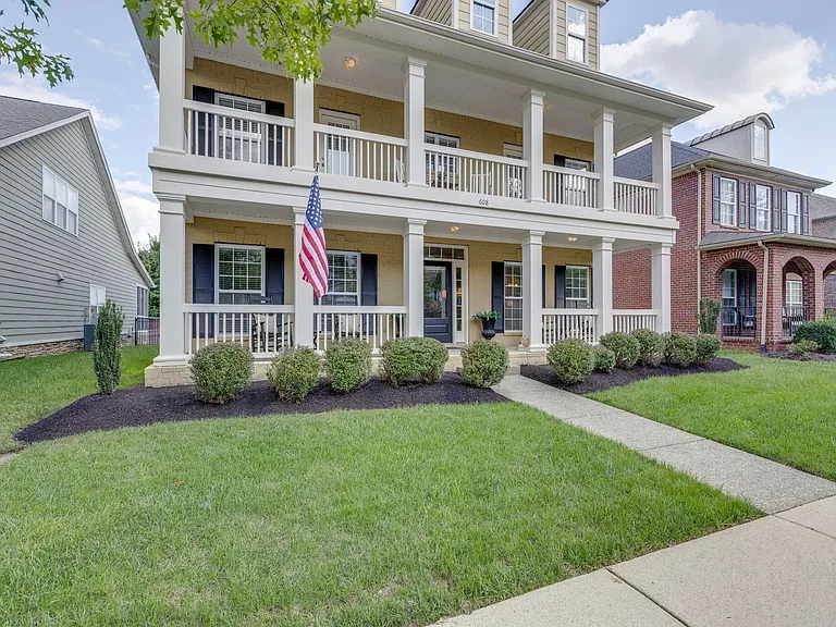 608 Patriot Ln — Photo 3