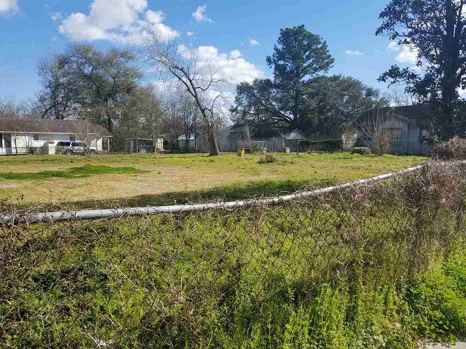 2nd image of 3255 Highland Ave