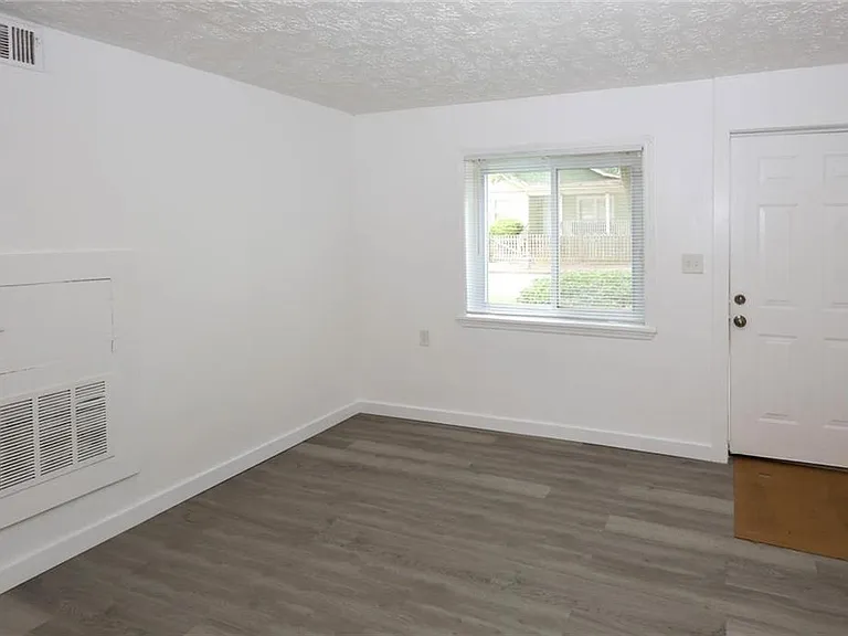 1293 Marcy St SE — Photo 3