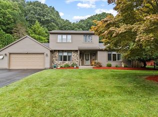 300 Willow Creek Ln, Rochester, NY 14622