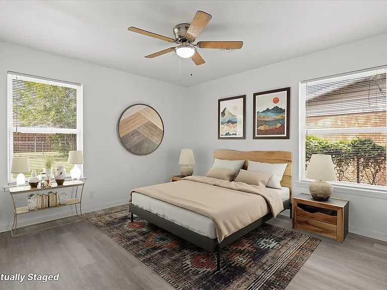 317 E Wright Blvd — Photo 3