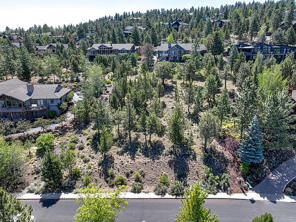 2nd image of 3333 NW Panorama Dr